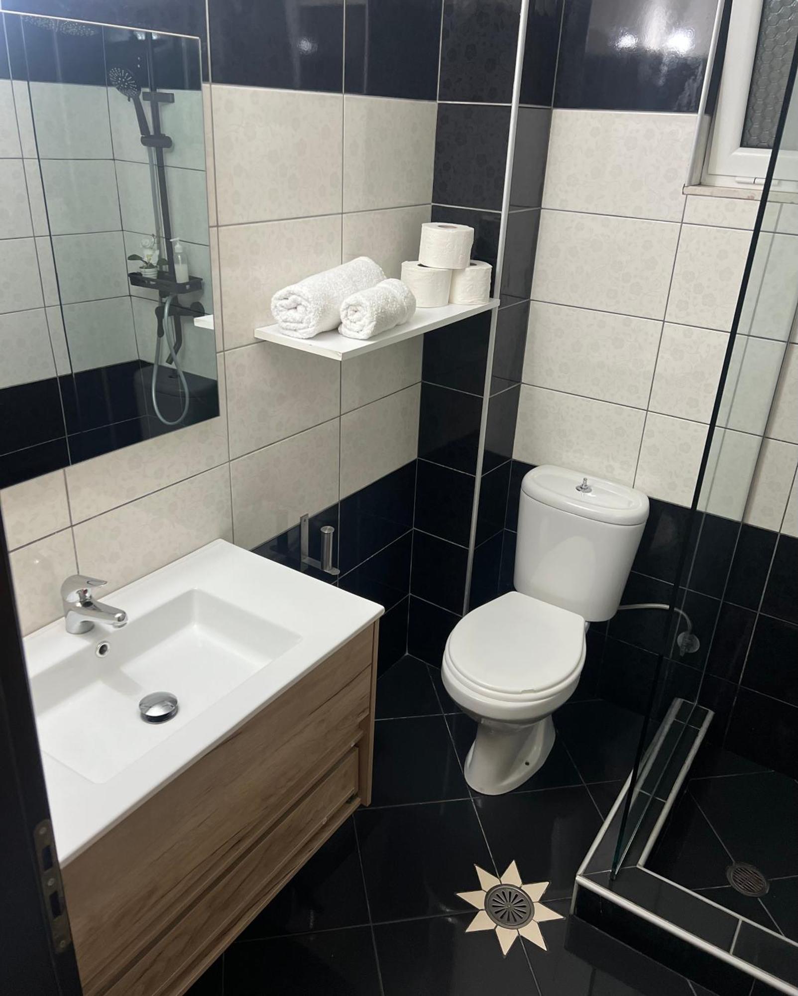 Ansi Paradiso Apartaments Sarande Ngoại thất bức ảnh